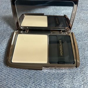 Hourglass Vanish Airbrush Pressed Powder, Translucent (Brand New)